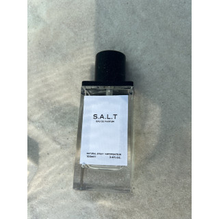 Fragrance World S.A.L.T EDP 100 ml — изображение товара; очень крупный план; на белом фоне