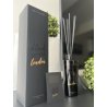 Black Series LONDON EDP 200 ml — produktas stilizuotoje aplinkoje; stambus planas; baltame fone; artimiausias kadras