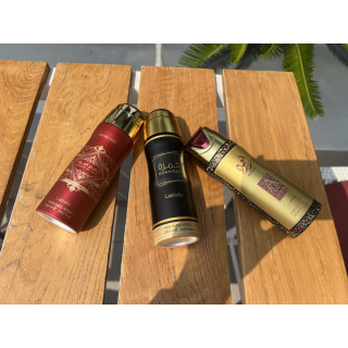 Lattafa Perfume Bade'e Al Oud SUBLIME 200 ml — товар в стилизованной композиции; очень крупный план; на деревянной поверхности