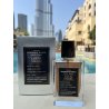 Fragrance World Louis ombre Extrait de Parfum 70 ml — toode stiliseeritud keskkonnas; väga lähivõte; õues; lähedane kadreering