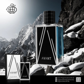 Fragrance World Avant EDP 100 ml — товар в стилизованной композиции; очень крупный план; у воды