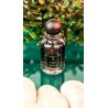 Royal Platinum TROY Extrait de Parfum 100 ml — product in een gestileerde setting; close-up; op een witte achtergrond