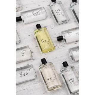 Royal Platinum MANDARIN Cologne 200 ml — produkto vaizdas; stambus planas; baltame fone; plačiausias kadras