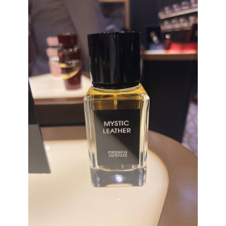 Fragrance World Mystic Leather EDP 100 ml — изображение товара; очень крупный план; на белом фоне