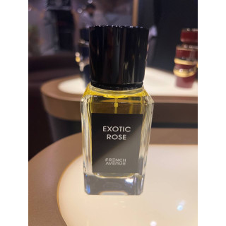 Fragrance World Exotic Rose EDP 100 ml — toote vaade; väga lähivõte; laual