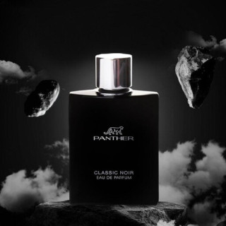 Fragrance World Panther Classic Noir EDP 100 ml — produs într-o compoziție stilizată; prim-plan; pe fundal închis