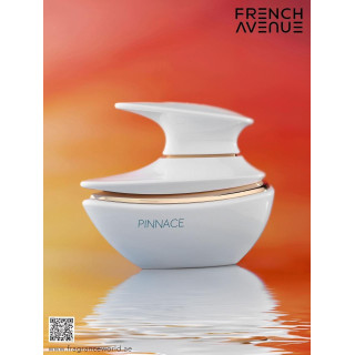 Fragrance World Pinnace White EDP 100 ml — изображение товара; очень крупный план; на столе
