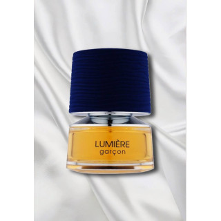 Fragrance World Lumiere Garcon EDP 100 ml — produkto vaizdas; artimas vaizdas; baltame fone; artimiausias kadras