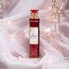 Lattafa Perfume Ameerat Al Arab 300 ml — productweergave; zeer nabije close-up; op een lichte achtergrond