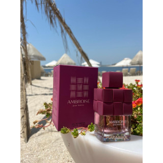 Ambroise Pour Femme EDP 100 ml — product in een gestileerde setting; zeer nabije close-up; buiten; meest nabije kadrering