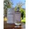 Fragrance World Olfactory Music Fest EDP 100 ml — toode stiliseeritud keskkonnas; väga lähivõte; õues; lähim kadreering