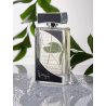 Lattafa Perfume NAJDIA EDP 100 ml — Produktansicht; sehr nahe Detailaufnahme; auf weißem Hintergrund