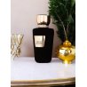 Fragrance World Velvet Grande EDP 100 ml — товар в стилизованной композиции; очень крупный план; на белом фоне