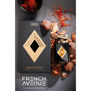 Amber Saffron Extrait 80 ml — productweergave; zeer nabije close-up; op een witte achtergrond; meest nabije kadrering