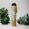 Lattafa Perfume Bint Hooran 300 ml — product in een gestileerde setting; close-up; op een lichte achtergrond