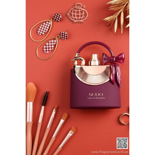 Fragrance World Nudo Sweet Berries EDP 100 ml — produktvisning; meget tæt nærbillede; på hvid baggrund