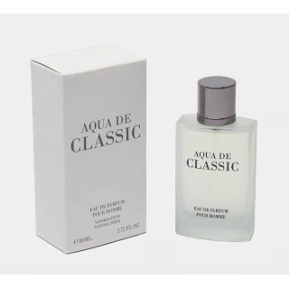 Fragrance World Aqua De Classic Pour Homme EDP 80 ml — Produkt und Verpackung; Nahaufnahme; auf weißem Hintergrund