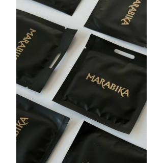 MARABIKA Amber — produkto vaizdas; stambus planas; baltame fone; artimiausias kadras