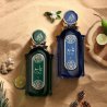 Taj 2 Athoor Al Alam EDP 90 ml — několik produktů ve stylizované kompozici; velmi detailní záběr; se složkami vůně