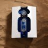 Fragrance World Taj 2 Athoor Al Alam EDP 90 ml — produkt a balení shora; velmi detailní záběr; na barevném pozadí