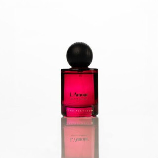 Royal Platinum L'Amour Delicate Blossoms EDP 50 ml — produkto vaizdas; visa kompozicija; baltame fone; plačiausias kadras