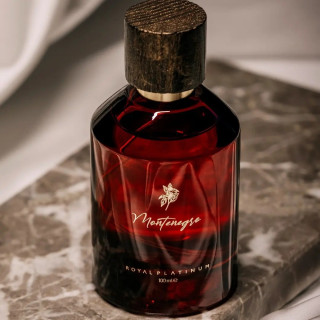 Royal Platinum Montenegro EDP 100 ml — изображение товара; очень крупный план; на цветном фоне