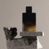 Royal Platinum Glorious Zeugma Extrait de Parfum 100 ml — товар в стилизованной композиции; крупный план; на светлом фоне
