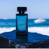 Royal Platinum BOSPHORUS Extrait de Parfum 100 ml — produktas stilizuotoje aplinkoje; stambus planas; prie vandens