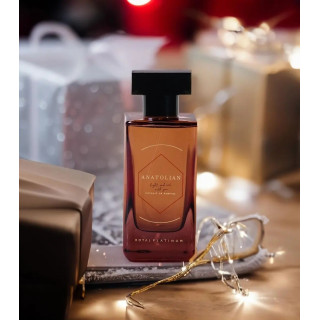 ANATOLIAN Extrait de Parfum 100 ml — productweergave; zeer nabije close-up; op een witte achtergrond; meest nabije kadrering