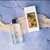 Royal Platinum MANDARIN Cologne 200 ml — produktas ir pakuotė; stambus planas; spalvotame fone