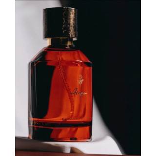 Royal Platinum ALEGRIA EDP 100 ml — изображение товара; очень крупный план; на белом фоне; самый близкий кадр