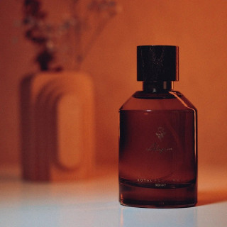 Royal Platinum ALEGRIA EDP 100 ml — изображение товара; крупный план; на цветном фоне