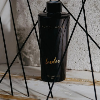 Royal Platinum Black Series LONDON EDP 200 ml — produkto vaizdas; stambus planas; šviesiame fone; plačiausias kadras