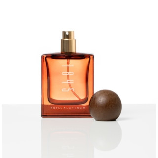 1845 Extrait de Parfum 50 ml — productweergave; volledige compositie; op een witte achtergrond; meest nabije kadrering