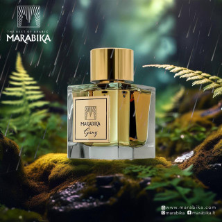 MARABIKA Gany Extrait de Parfum 100 ml — prodotto in un’ambientazione stilizzata; dettaglio molto ravvicinato; su sfondo scuro