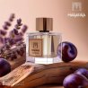 MARABIKA Paragon Extrait de Parfum 100 ml — product in een gestileerde setting; zeer nabije close-up; op een houten oppervlak