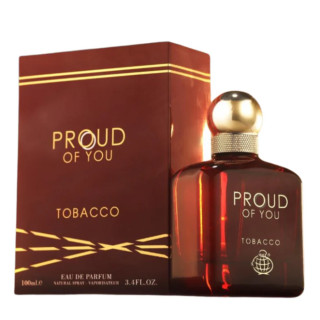Proud of You Tobacco EDP 100 ml — product en verpakking; zeer nabije close-up; op een witte achtergrond; ruimste kadrering