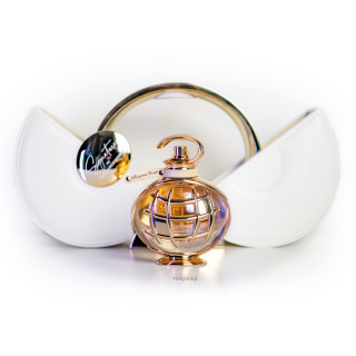 Fragrance World Signature White EDP 80 ml — pohled na produkt; celá kompozice; na bílém pozadí; nejširší záběr