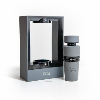 Fragrance World Opus Magnum Extrait de Parfum 100 ml — toote vaade; täiskompositsioon; valgel taustal; keskmine kadreering
