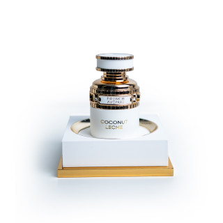 Fragrance World Coconut Leche EDP 80 ml — productweergave; ruime compositie; op een witte achtergrond; meest nabije kadrering