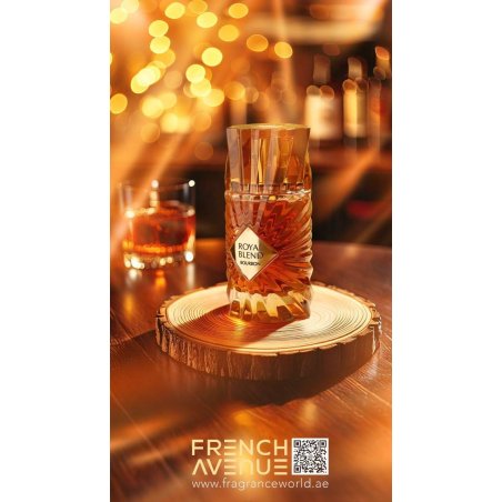 Royal Blend Bourbon EDP 100 ml — product in een gestileerde setting; zeer nabije close-up; op een houten oppervlak