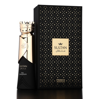 Fragrance World Sultan the conqueror EDP 80 ml — productverpakking; zeer nabije close-up; op een witte achtergrond