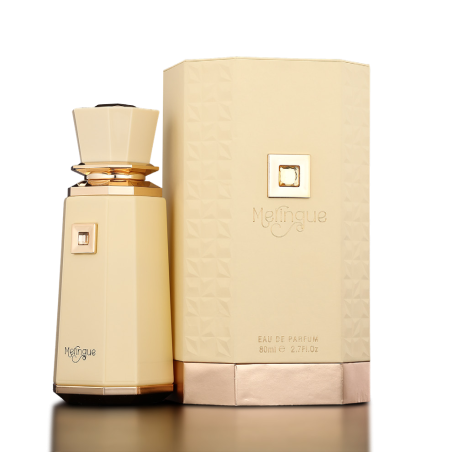 Fragrance World Meringue EDP 100 ml — product en verpakking; zeer nabije close-up; op een donkere achtergrond