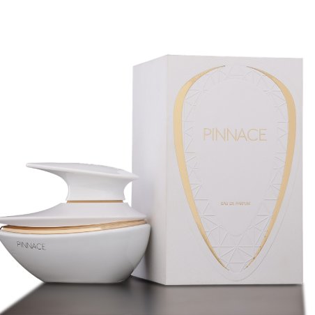Fragrance World Pinnace White EDP 100 ml — упаковка товара; крупный план; на светлом фоне