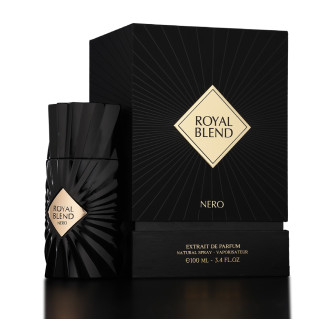 Royal Blend Nero 100 ml — productverpakking; zeer nabije close-up; op een witte achtergrond; meest nabije kadrering