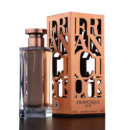 Fragrance World Francique 63,55 EDP 100 ml — товар и упаковка; очень крупный план; на светлом фоне