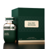 Fragrance World Sultry Woods EDP 80 ml — productverpakking; close-up; op een donkere achtergrond