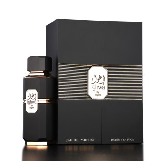 Fragrance World Ighwa Night EDP 100 ml — productverpakking; zeer nabije close-up; op een donkere achtergrond