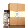 Fragrance World Ighwa EDP 100 ml — product en verpakking; zeer nabije close-up; op een donkere achtergrond