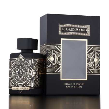 Fragrance World Glorious Oud Extrait de Parfum 80 ml — toode ja pakend; väga lähivõte; valgel taustal; lähim kadreering